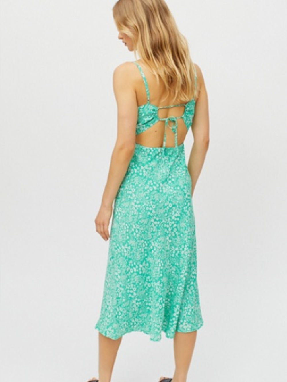 ASTR the Label Gabrielle Floral Cutout Midi Dress - Picture 4 of 11